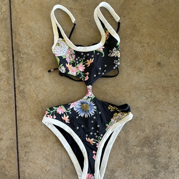 Maaji Reversible Swimsuit Tri-kini One Piece - Picture 3 of 12